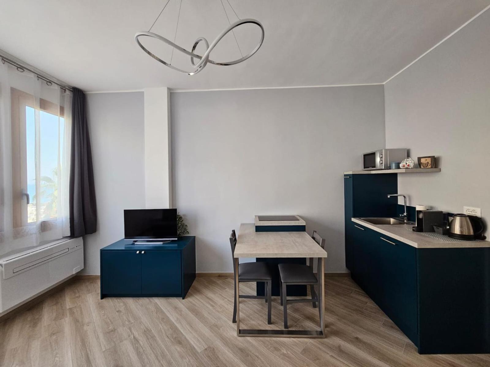 Casa Al Mare Angela Apartment Ventimiglia Luaran gambar